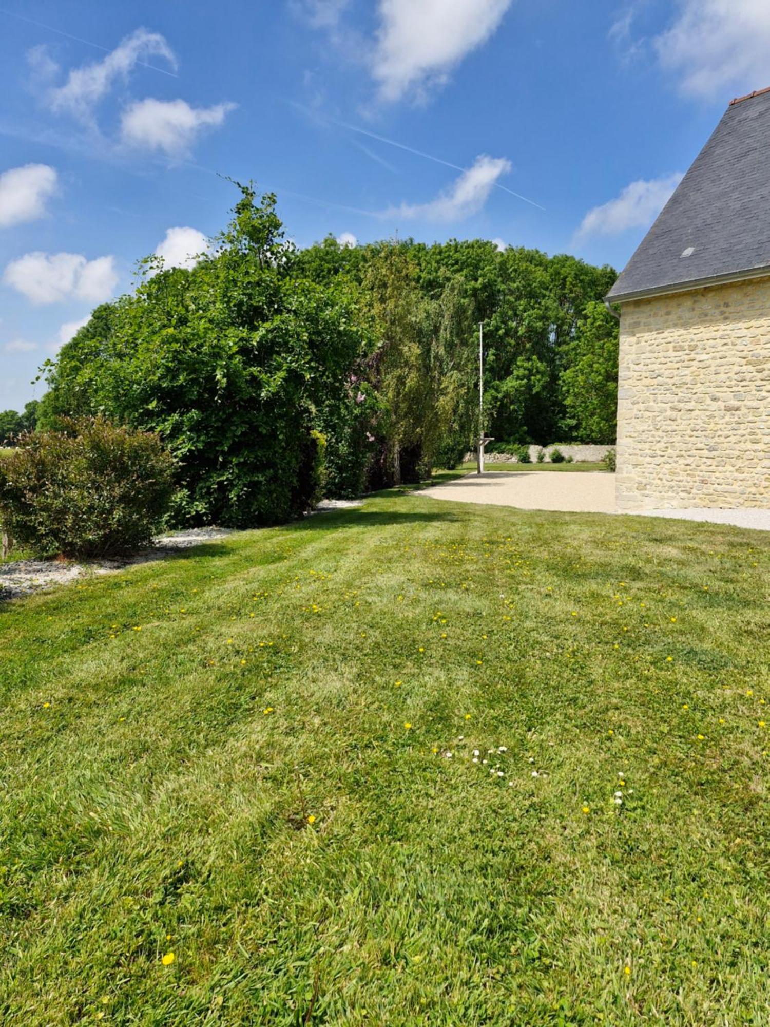 Les Gites Du Val Mandeville-en-Bessin Exterior photo